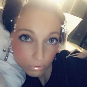 Meet your Posher, Annya